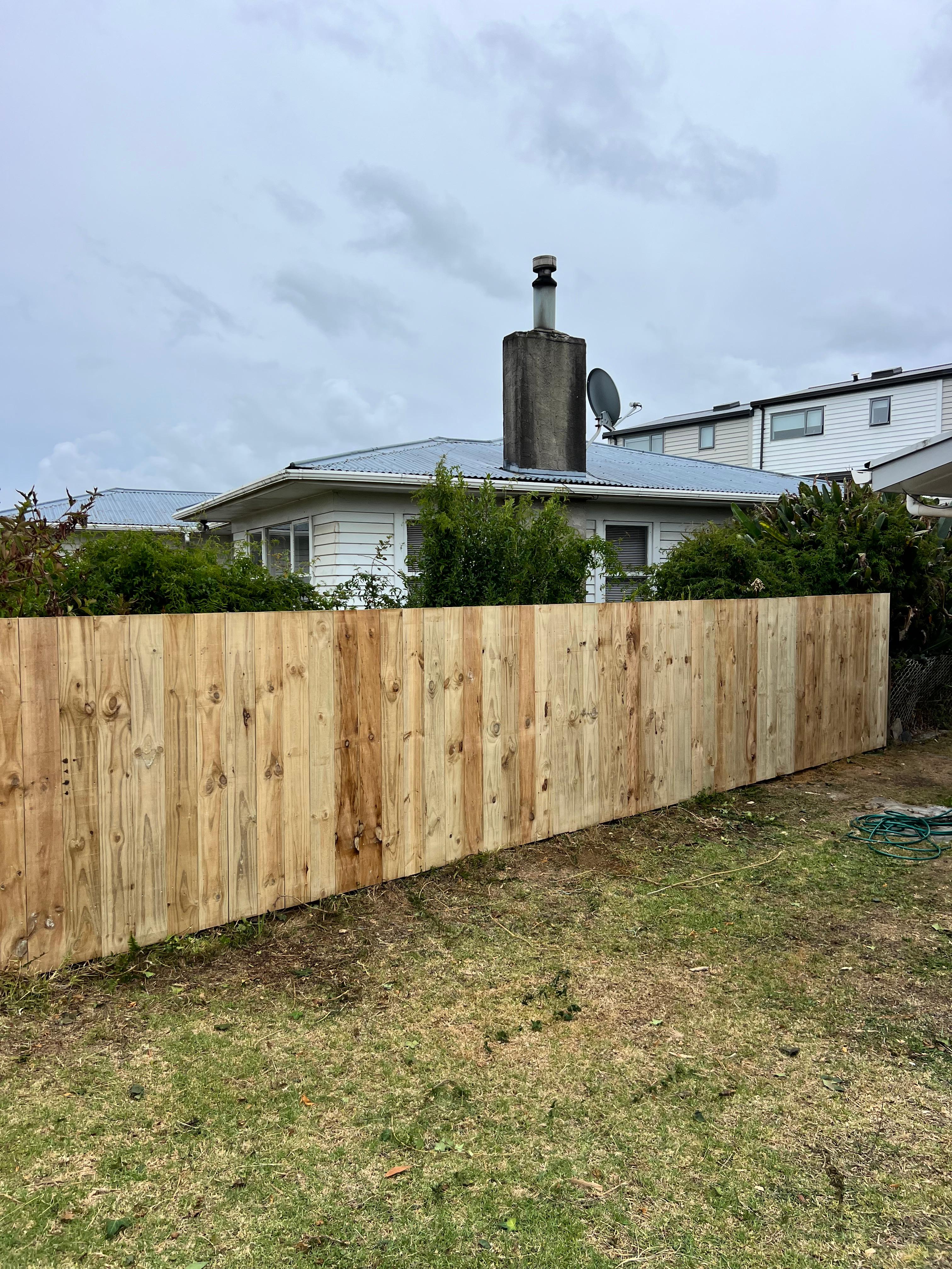 Timber retaining wall